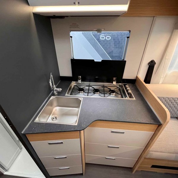 Champion Caravanes et Camping Car Matrix Axess 650 DL Adria