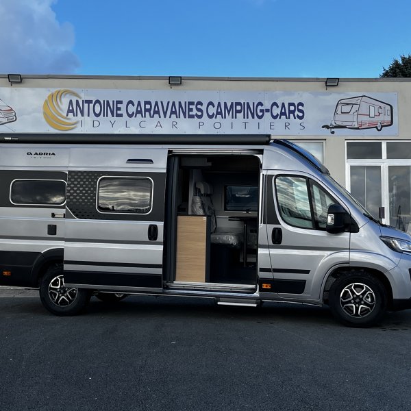 Champion Caravanes et Camping Car TWIN 640 SGX 60th Adria