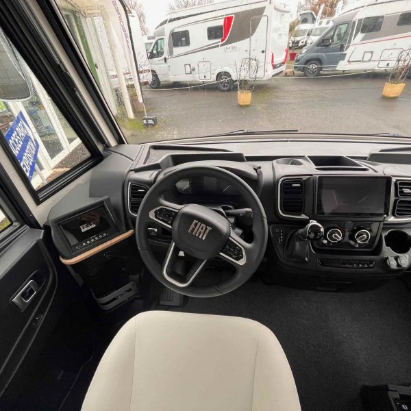 Champion Caravanes et Camping Car G 720 FC EVIDENCE Pilote