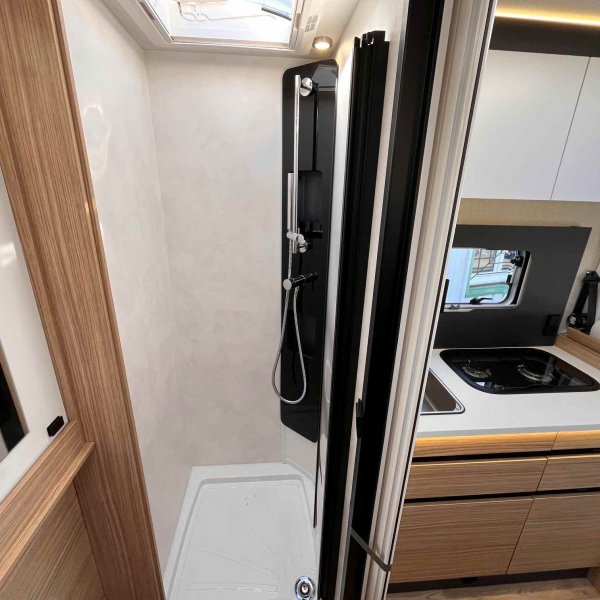 Champion Caravanes et Camping Car P 690 Pilote