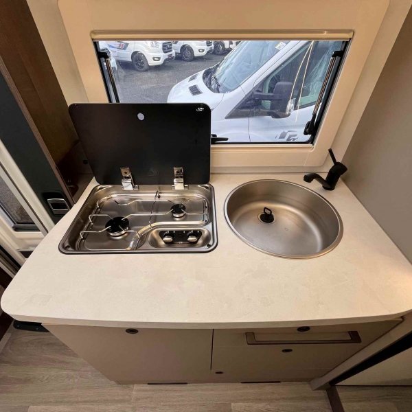 Champion Caravanes et Camping Car BENIMAR TESSORO 483 Benimar