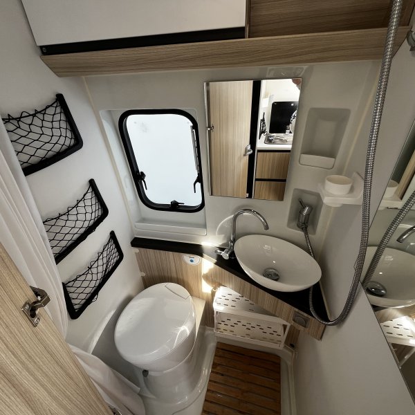 Champion Caravanes et Camping Car TWIN 600 SP FAMILY Adria