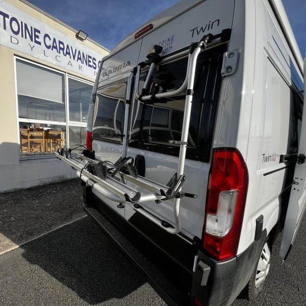 Champion Caravanes et Camping Car TWIN 600 SP FAMILY Adria