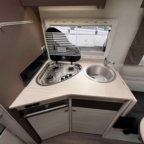 Champion Caravanes et Camping Car GENESIS 275 Challenger