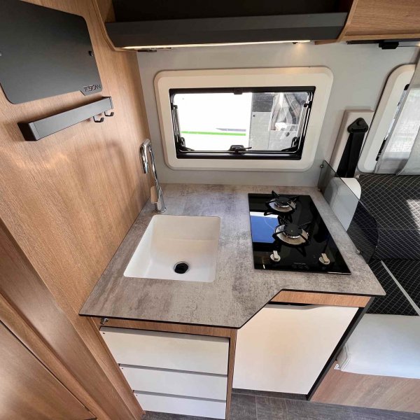 Champion Caravanes et Camping Car GIOTTILINE TOSCAN 74 NF Giottiline