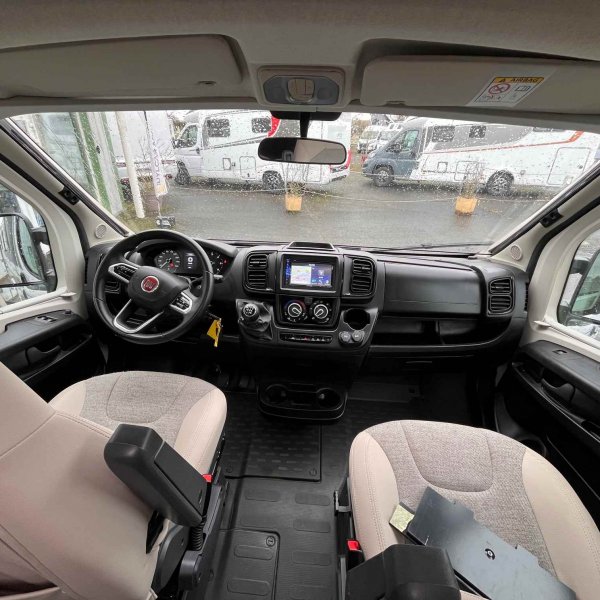 Champion Caravanes et Camping Car COMPACT DL Adria