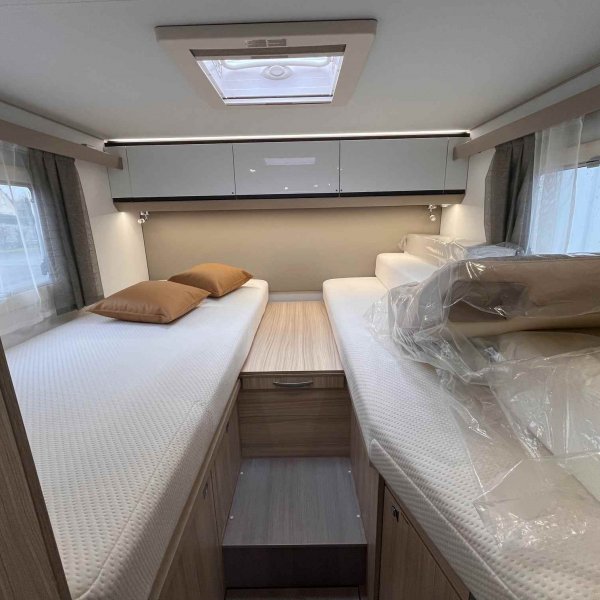 Champion Caravanes et Camping Car COMPACT DL Adria