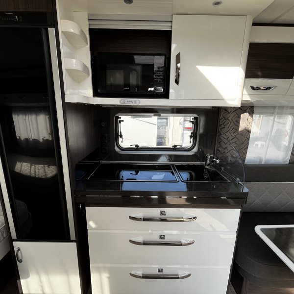 Champion Caravanes et Camping Car PRESTIGE 560 WLU Hobby