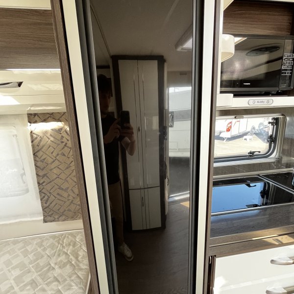 Champion Caravanes et Camping Car PRESTIGE 560 WLU Hobby