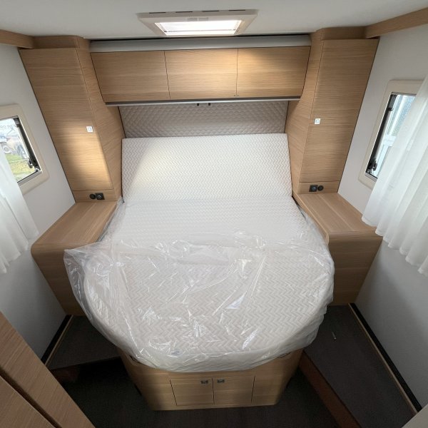 Champion Caravanes et Camping Car MATRIX 650 DC 60th Adria