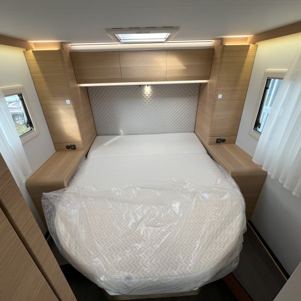 Champion Caravanes et Camping Car MATRIX 650 DC 60th Adria