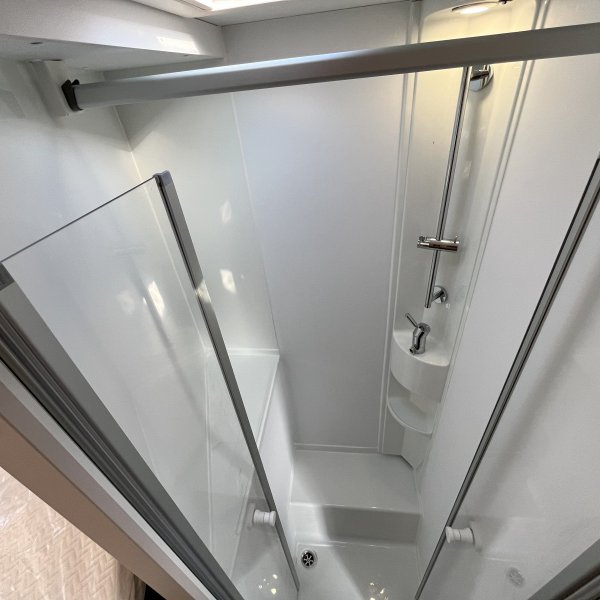 Champion Caravanes et Camping Car MATRIX 650 DC 60th Adria