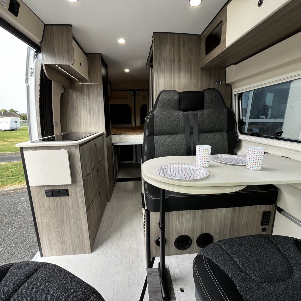 Champion Caravanes et Camping Car R602A Randger