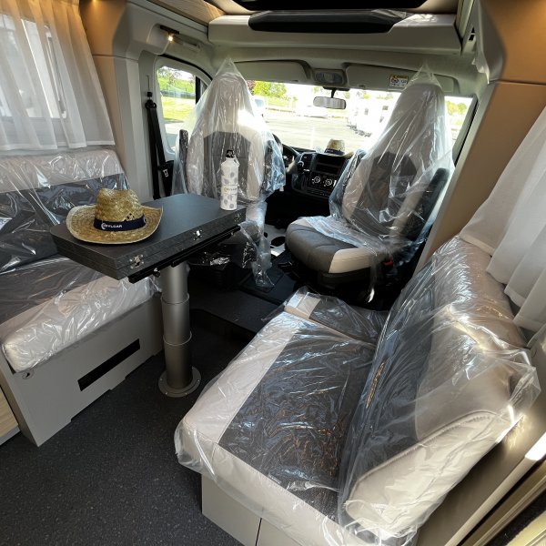 Champion Caravanes et Camping Car COMPACT DC Adria