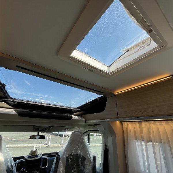 Champion Caravanes et Camping Car COMPACT DC Adria