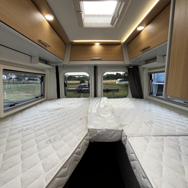 Champion Caravanes et Camping Car DUOVAN SEJOUR Font Vend&ocirc;me
