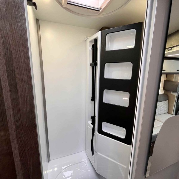 Champion Caravanes et Camping Car BENIMAR TESSORO 425 Benimar