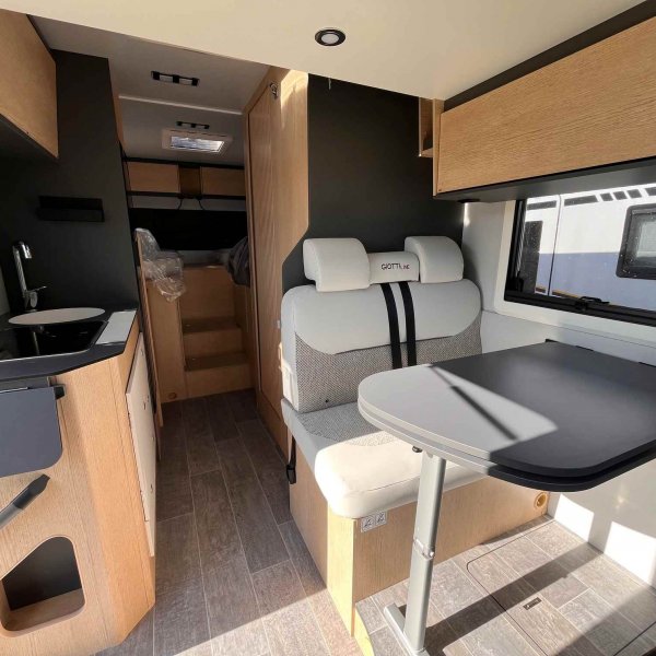 Champion Caravanes et Camping Car COMPACT CX66 Giottiline