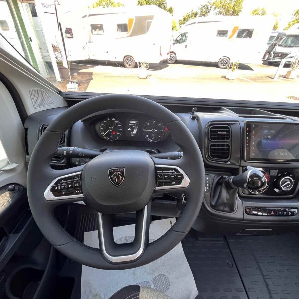 Champion Caravanes et Camping Car COMPACT CX66 PREMIERE EDITION Giottiline