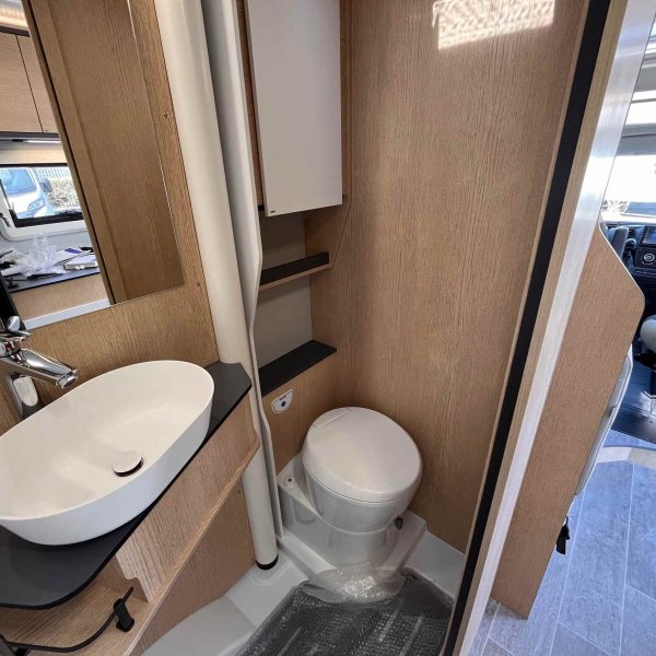 Champion Caravanes et Camping Car COMPACT CX66 PREMIERE EDITION Giottiline