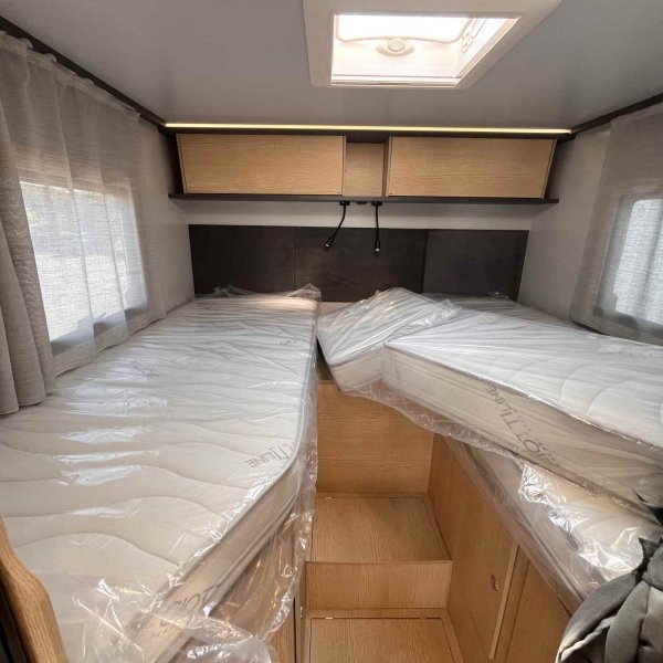Champion Caravanes et Camping Car COMPACT CX66 PREMIERE EDITION Giottiline