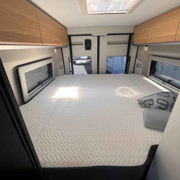 Champion Caravanes et Camping Car TWIN 640 SGX 60 Years Adria